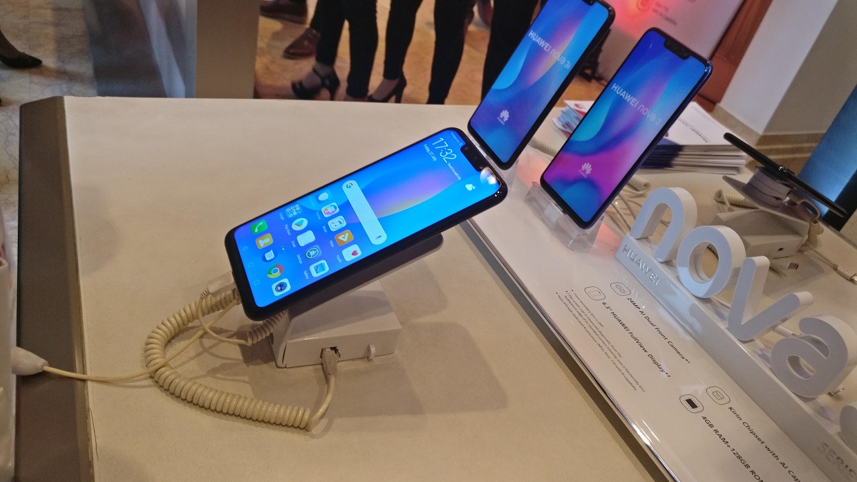 Huawei Nova 3 feature packed AI powered phone in display